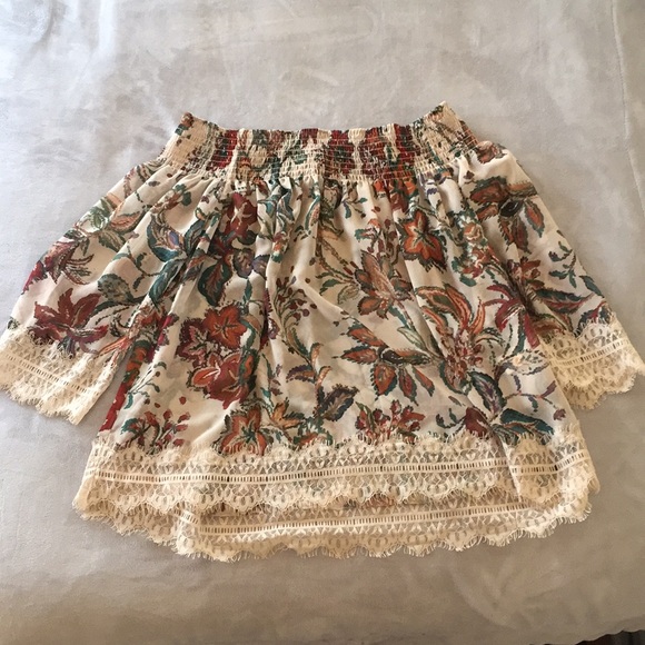 Willow & Clay Smock Off-The-Shoulder Floral Blouse - Picture 3 of 7